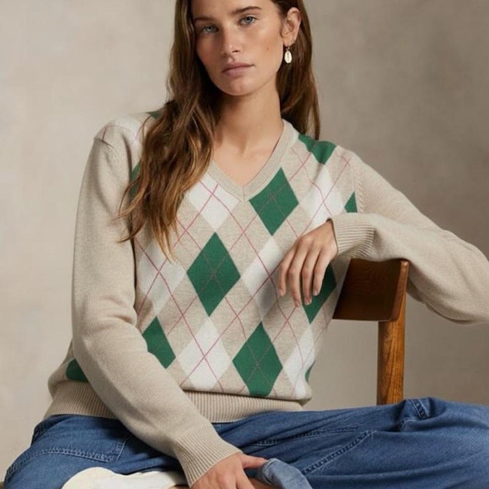 G.H. Bass V-Neck Argyle Sweater